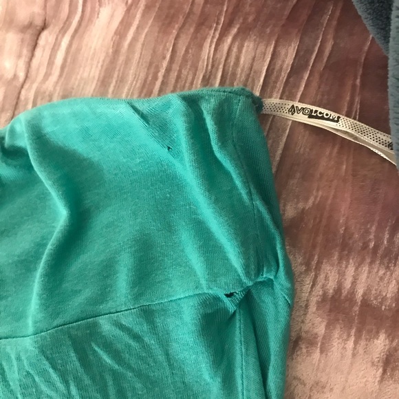 Preloved🤙🏼Volcom🤙🏼 tube top blouse - Picture 6 of 8